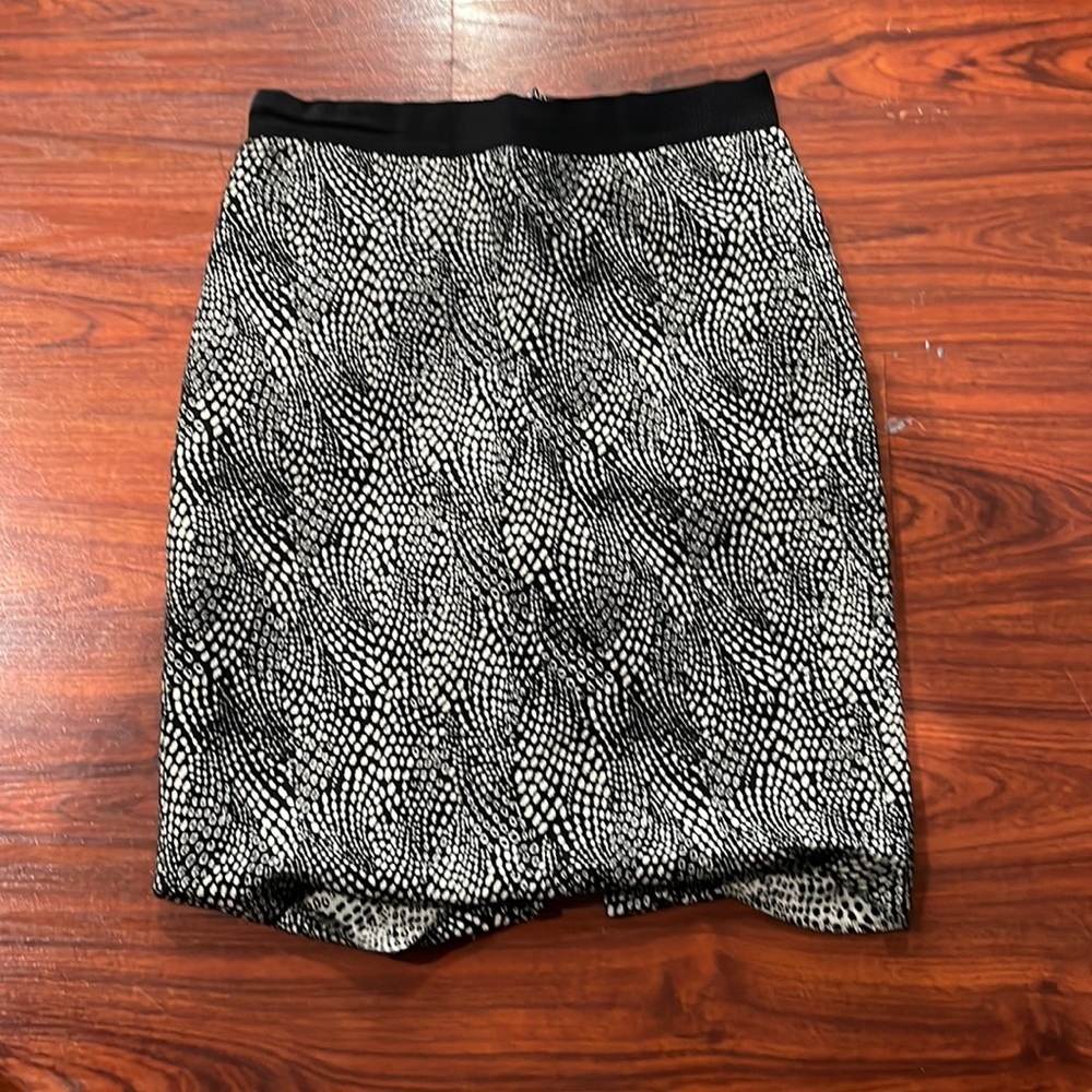 Ann Taylor pencil black and white patterned skirt